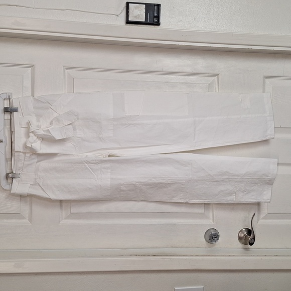 NWT OLIVACEOUS White cargo pants Women Medium New - Picture 1 of 7